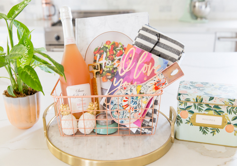 DIY GIFT BASKET IDEAS FOR MOMS WHO LOVE TO COOK
