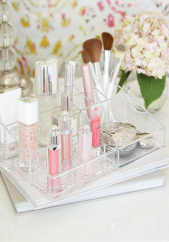 THE PRETTIEST BATHROOM ORGANIZATION FOR YOUR BEAUTY PRODUCTS 3